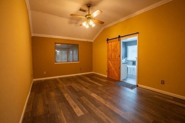 9209 Mahan Drive, La Porte, TX 77571