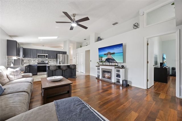 1047 ROYAL OAKS DRIVE, Apopka, FL 32703