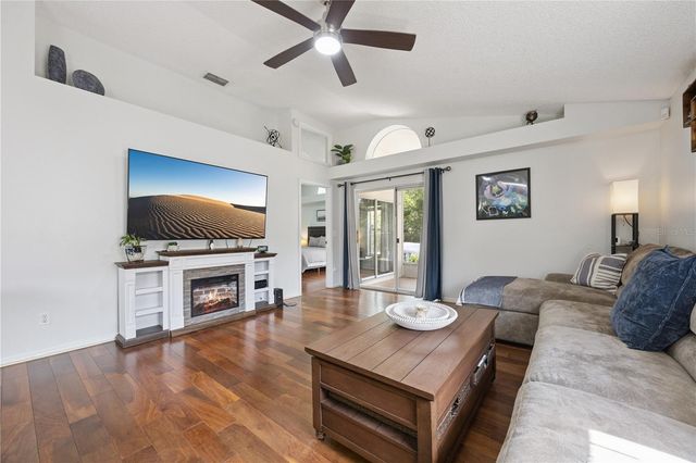 1047 ROYAL OAKS DRIVE, Apopka, FL 32703