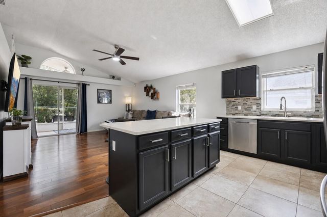 1047 ROYAL OAKS DRIVE, Apopka, FL 32703