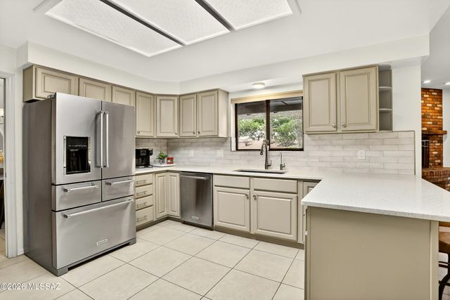 8625 N Sunnyslope Drive, Tucson, AZ 85704