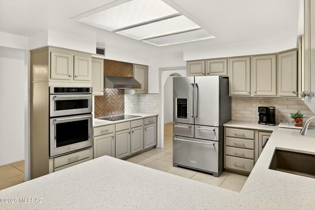 8625 N Sunnyslope Drive, Tucson, AZ 85704