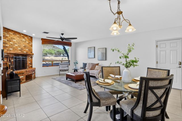 8625 N Sunnyslope Drive, Tucson, AZ 85704