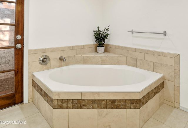 8625 N Sunnyslope Drive, Tucson, AZ 85704