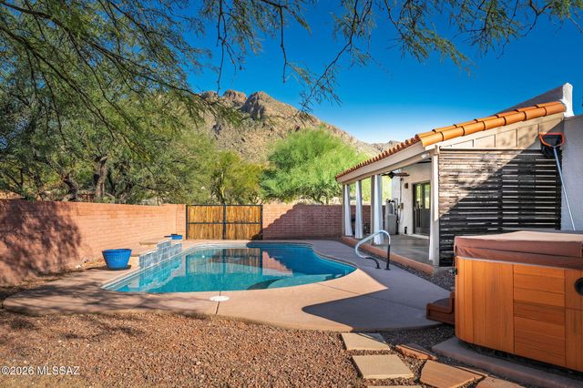 8625 N Sunnyslope Drive, Tucson, AZ 85704