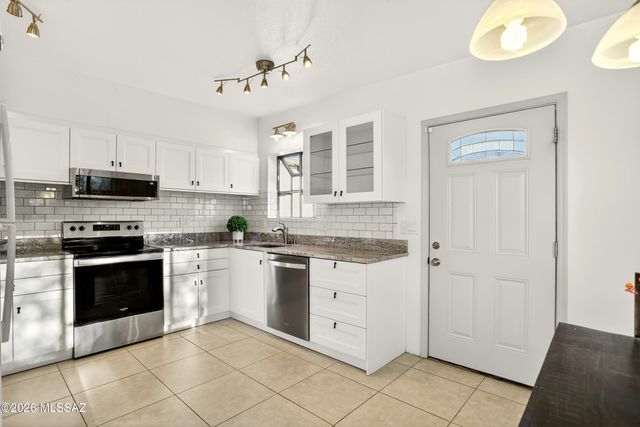 8625 N Sunnyslope Drive, Tucson, AZ 85704