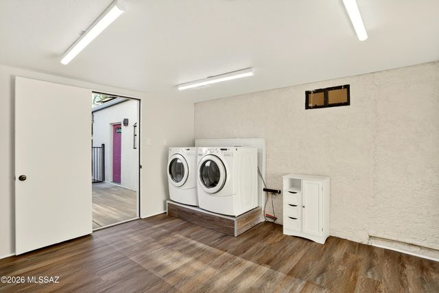 8625 N Sunnyslope Drive, Tucson, AZ 85704