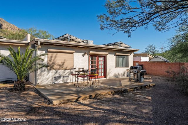 8625 N Sunnyslope Drive, Tucson, AZ 85704