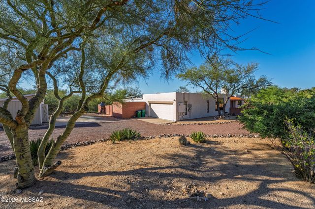 8625 N Sunnyslope Drive, Tucson, AZ 85704