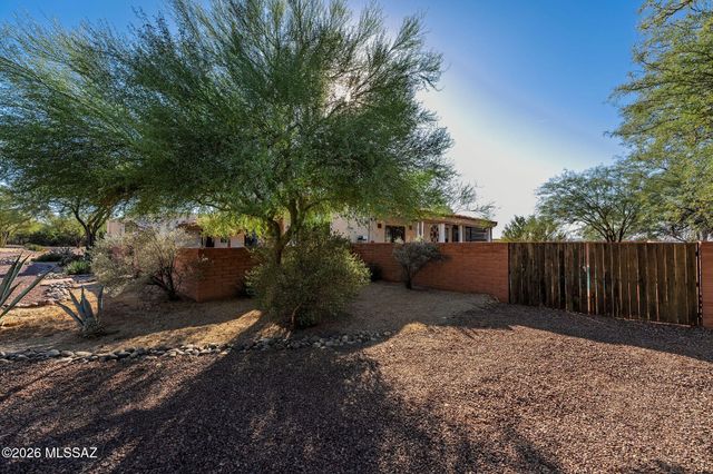 8625 N Sunnyslope Drive, Tucson, AZ 85704