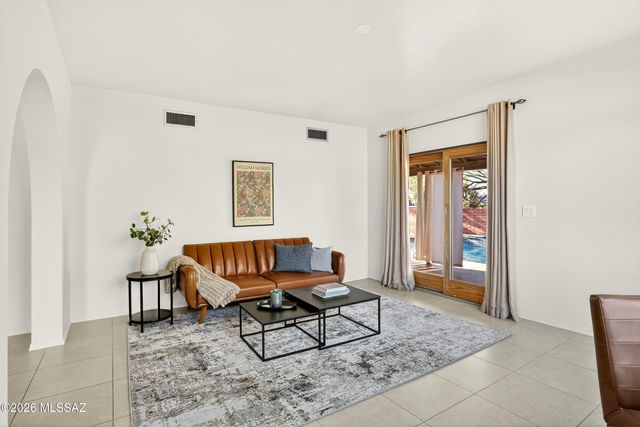 8625 N Sunnyslope Drive, Tucson, AZ 85704