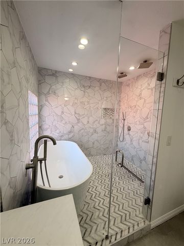 6237 Warm River Road, Las Vegas, NV 89108