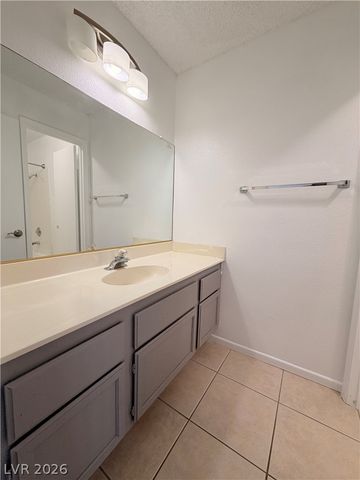 6237 Warm River Road, Las Vegas, NV 89108