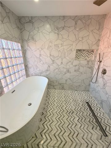 6237 Warm River Road, Las Vegas, NV 89108