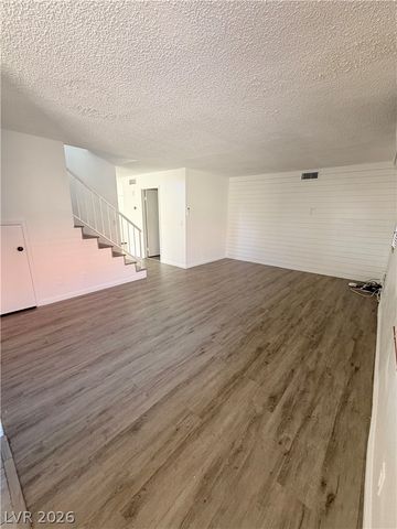 6237 Warm River Road, Las Vegas, NV 89108