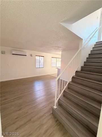 6237 Warm River Road, Las Vegas, NV 89108