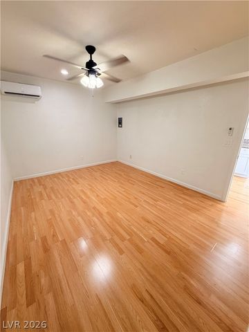6237 Warm River Road, Las Vegas, NV 89108