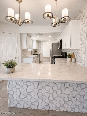 6237 Warm River Road, Las Vegas, NV 89108
