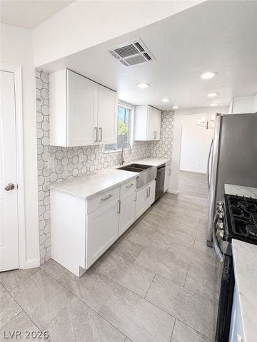 6237 Warm River Road, Las Vegas, NV 89108