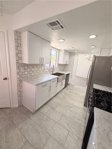 6237 Warm River Road, Las Vegas, NV 89108