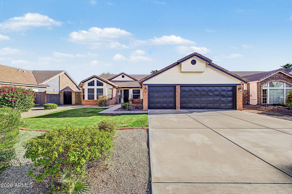 4219 W ALAMEDA Road, Glendale, AZ 85310 — photo 2