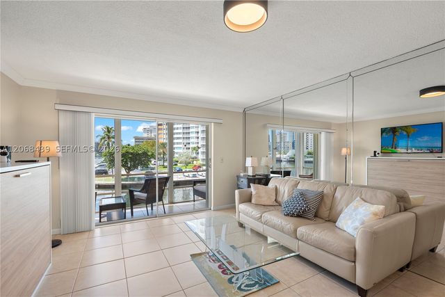 2600 Diana Dr 208, Hallandale Beach, FL 33009