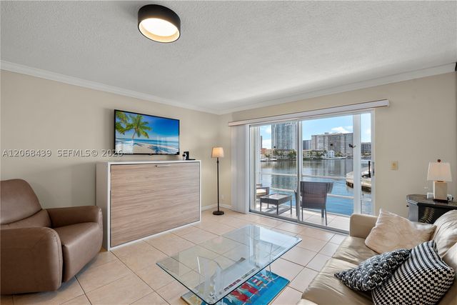 2600 Diana Dr 208, Hallandale Beach, FL 33009