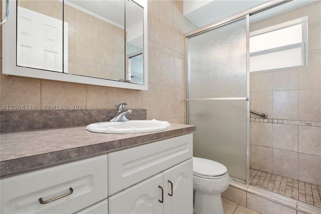 2600 Diana Dr 208, Hallandale Beach, FL 33009