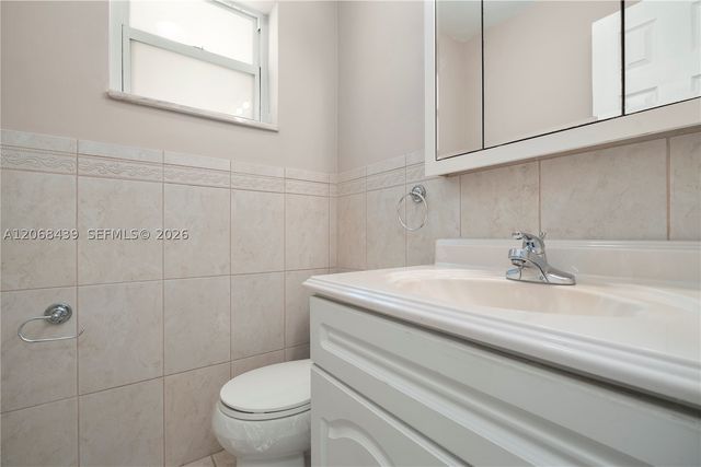 2600 Diana Dr 208, Hallandale Beach, FL 33009