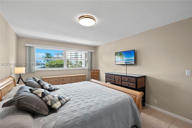 2600 Diana Dr 208, Hallandale Beach, FL 33009