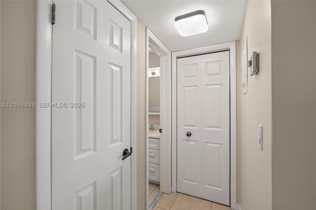2600 Diana Dr 208, Hallandale Beach, FL 33009