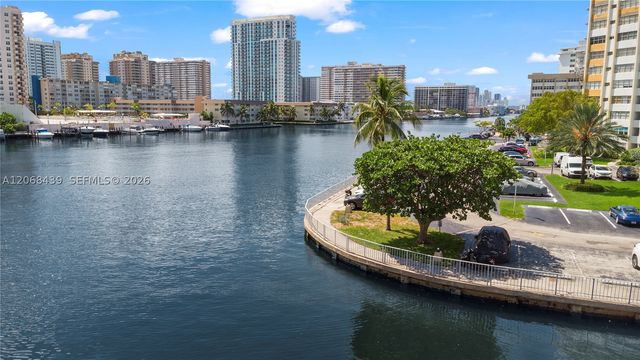2600 Diana Dr 208, Hallandale Beach, FL 33009