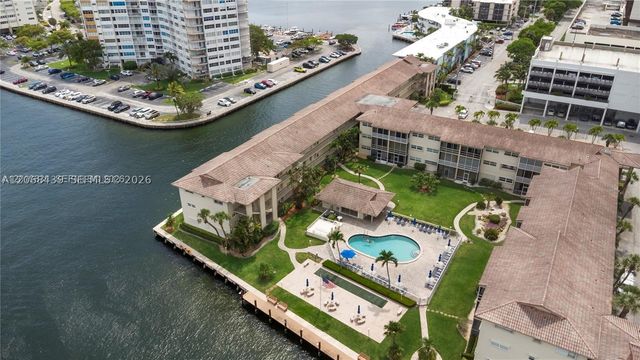 2600 Diana Dr 208, Hallandale Beach, FL 33009