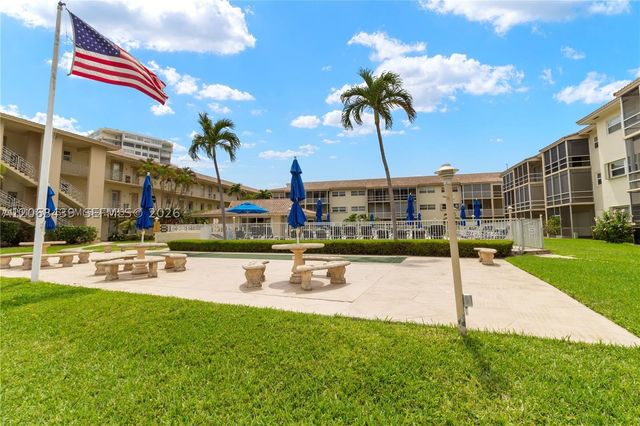 2600 Diana Dr 208, Hallandale Beach, FL 33009