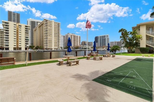 2600 Diana Dr 208, Hallandale Beach, FL 33009