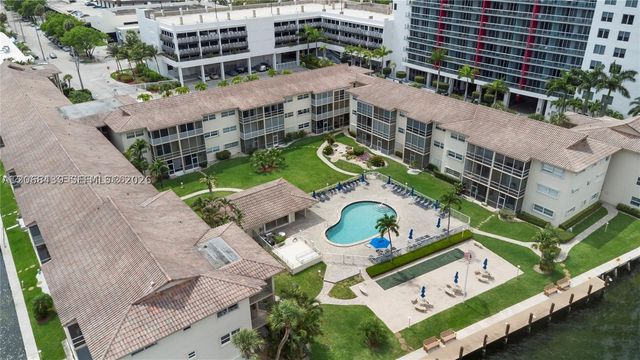 2600 Diana Dr 208, Hallandale Beach, FL 33009