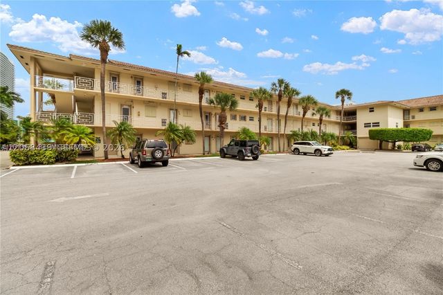2600 Diana Dr 208, Hallandale Beach, FL 33009
