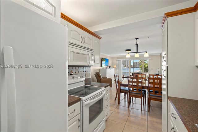 2600 Diana Dr 208, Hallandale Beach, FL 33009
