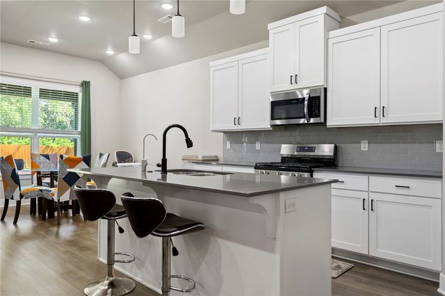5300 SW Tea Olive Lane, Bentonville, AR 72713