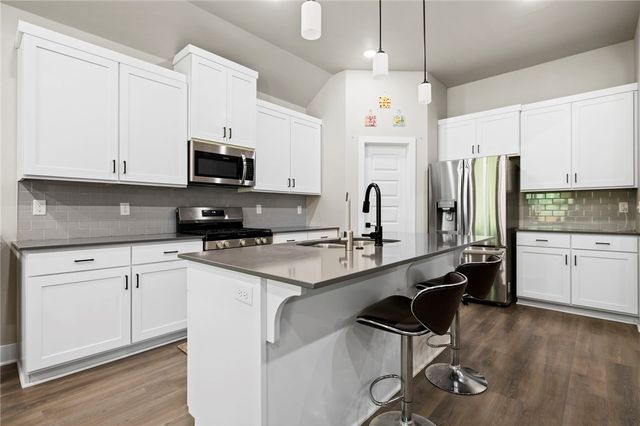 5300 SW Tea Olive Lane, Bentonville, AR 72713