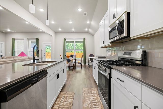 5300 SW Tea Olive Lane, Bentonville, AR 72713