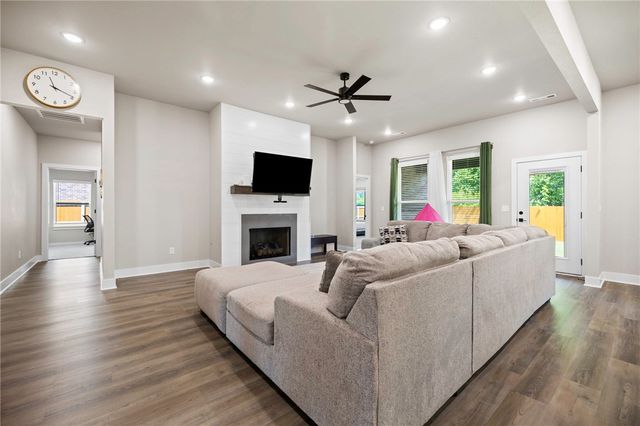 5300 SW Tea Olive Lane, Bentonville, AR 72713