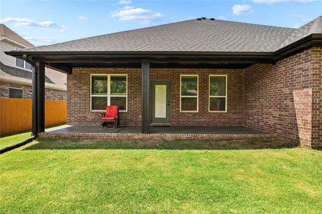 5300 SW Tea Olive Lane, Bentonville, AR 72713