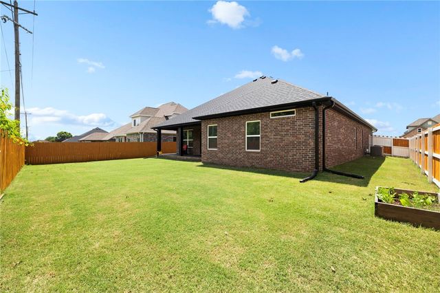 5300 SW Tea Olive Lane, Bentonville, AR 72713