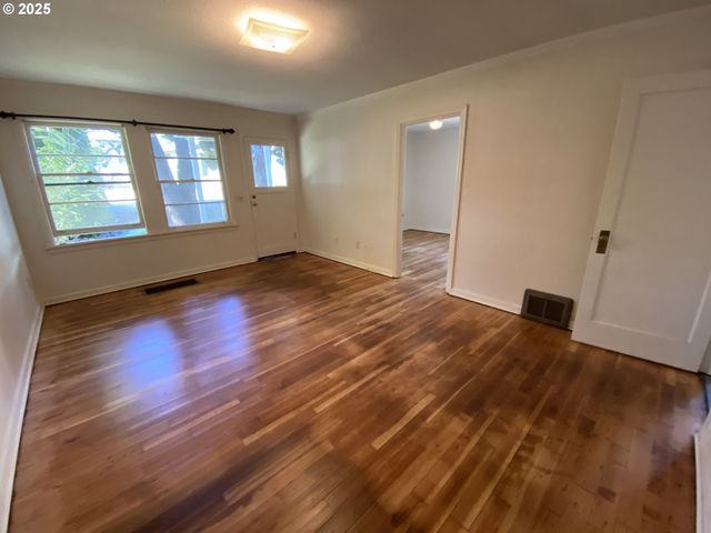 6403 TOMKINS Ct, West Linn, OR 97068