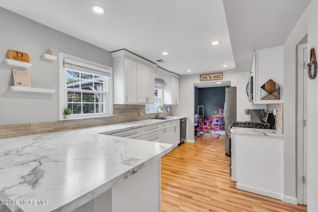 24 Eric Drive, Howell, NJ 07731