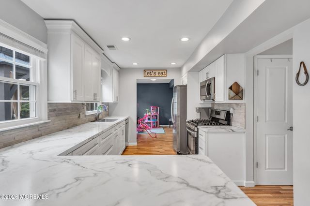 24 Eric Drive, Howell, NJ 07731