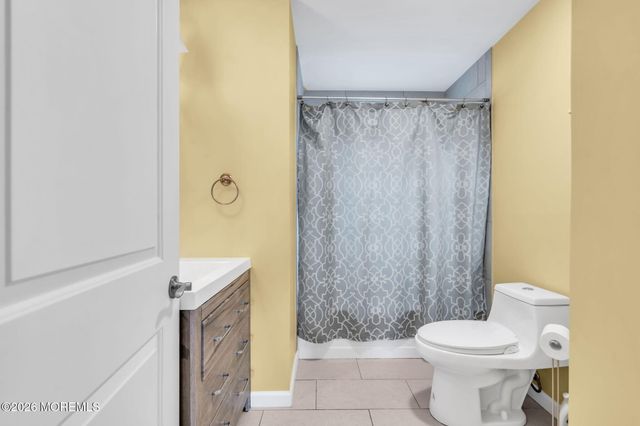 24 Eric Drive, Howell, NJ 07731