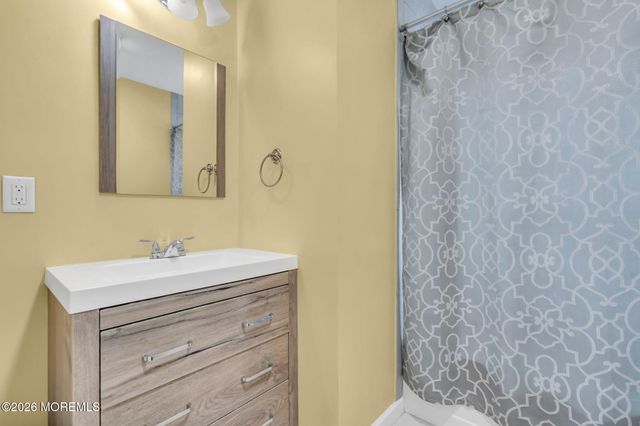 24 Eric Drive, Howell, NJ 07731