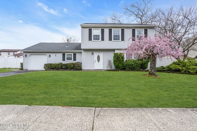 24 Eric Drive, Howell, NJ 07731